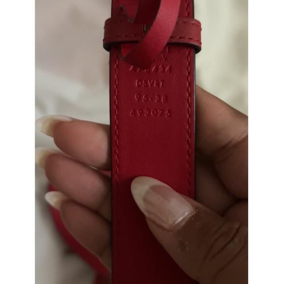 Gucci hot red Marmount belt bag! This hot mama is barely worn and super hot! - Picture 4 of 8